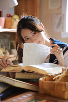 照顾兄弟的女朋友